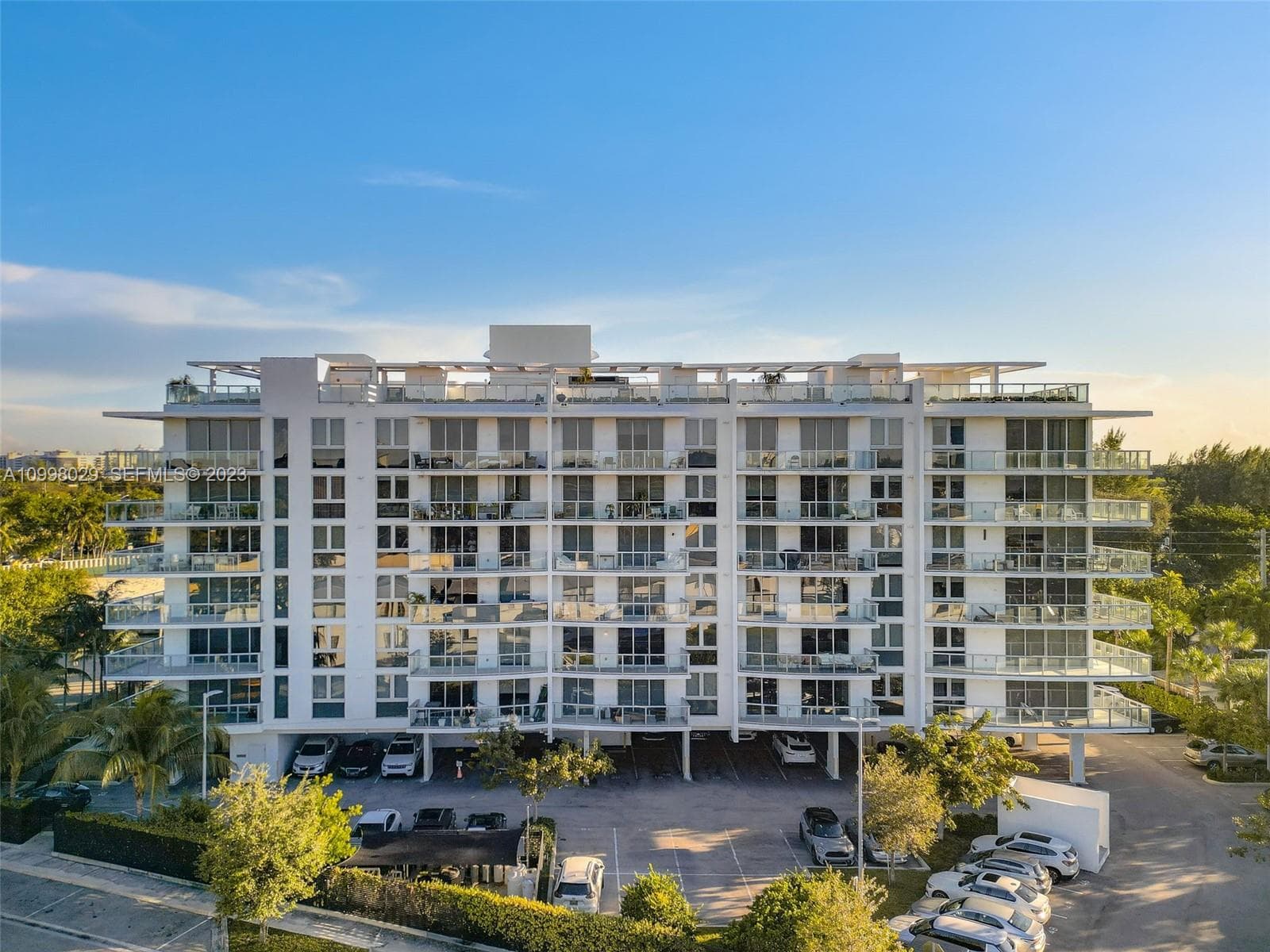 13800 Highland Dr # 504, North Miami Beach, FL 33181 photo 3