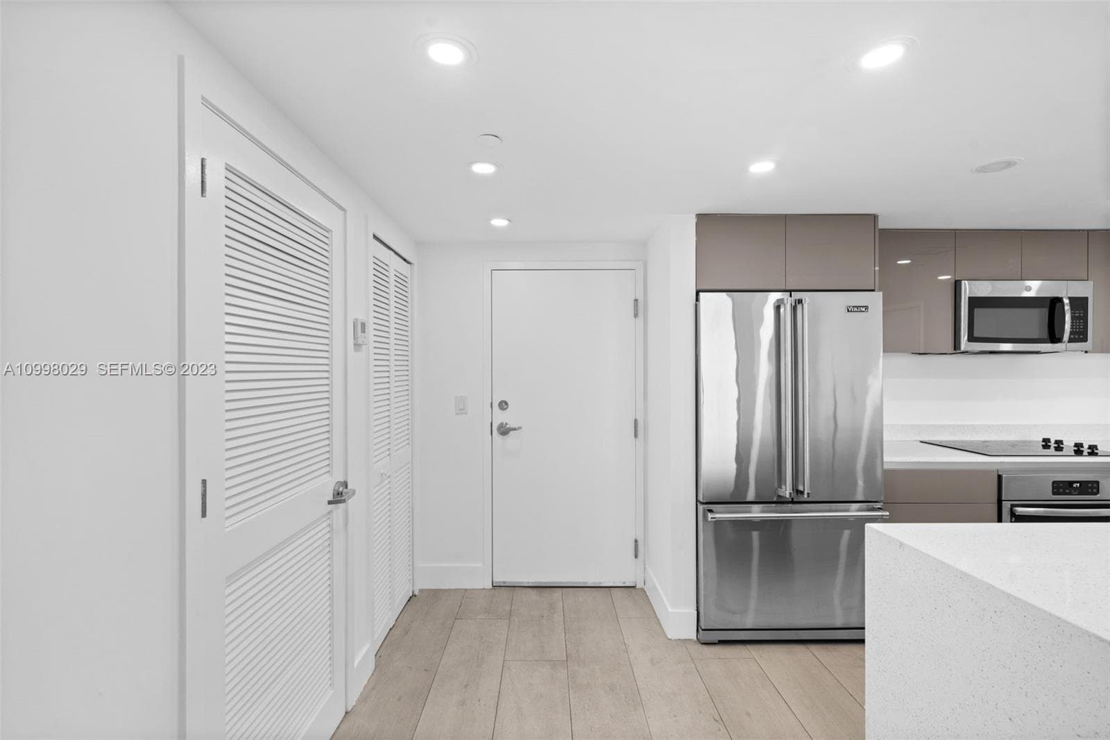 13800 Highland Dr # 504, North Miami Beach, FL 33181 photo 4