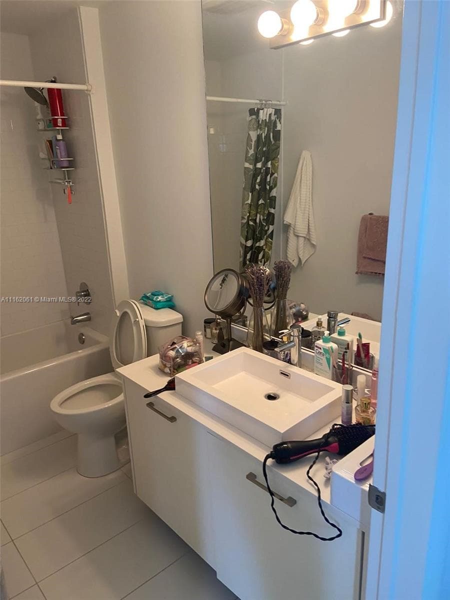 151 SE 1st St # PH05, Miami, FL 33131 photo 2