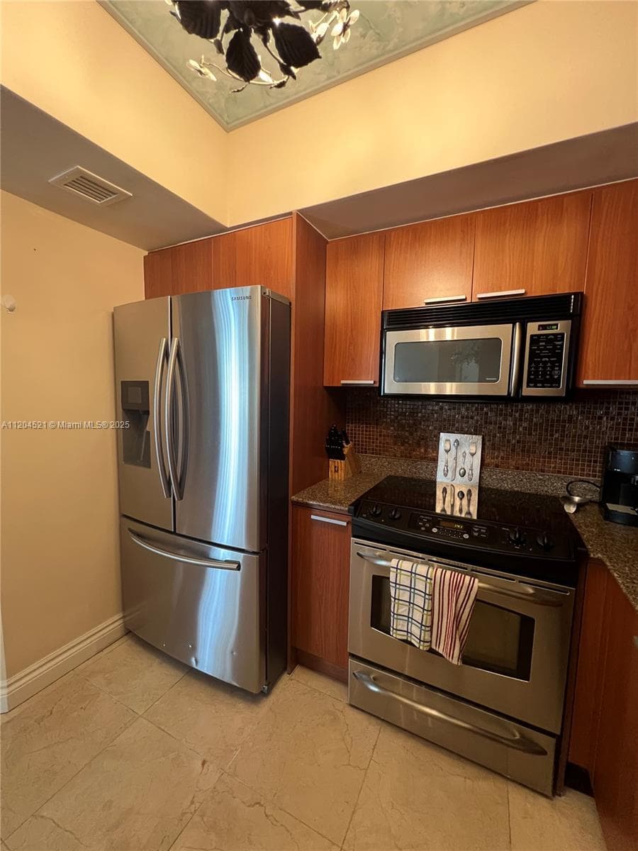 16699 Collins Ave # 2704, Sunny Isles Beach, FL 33160 photo 4