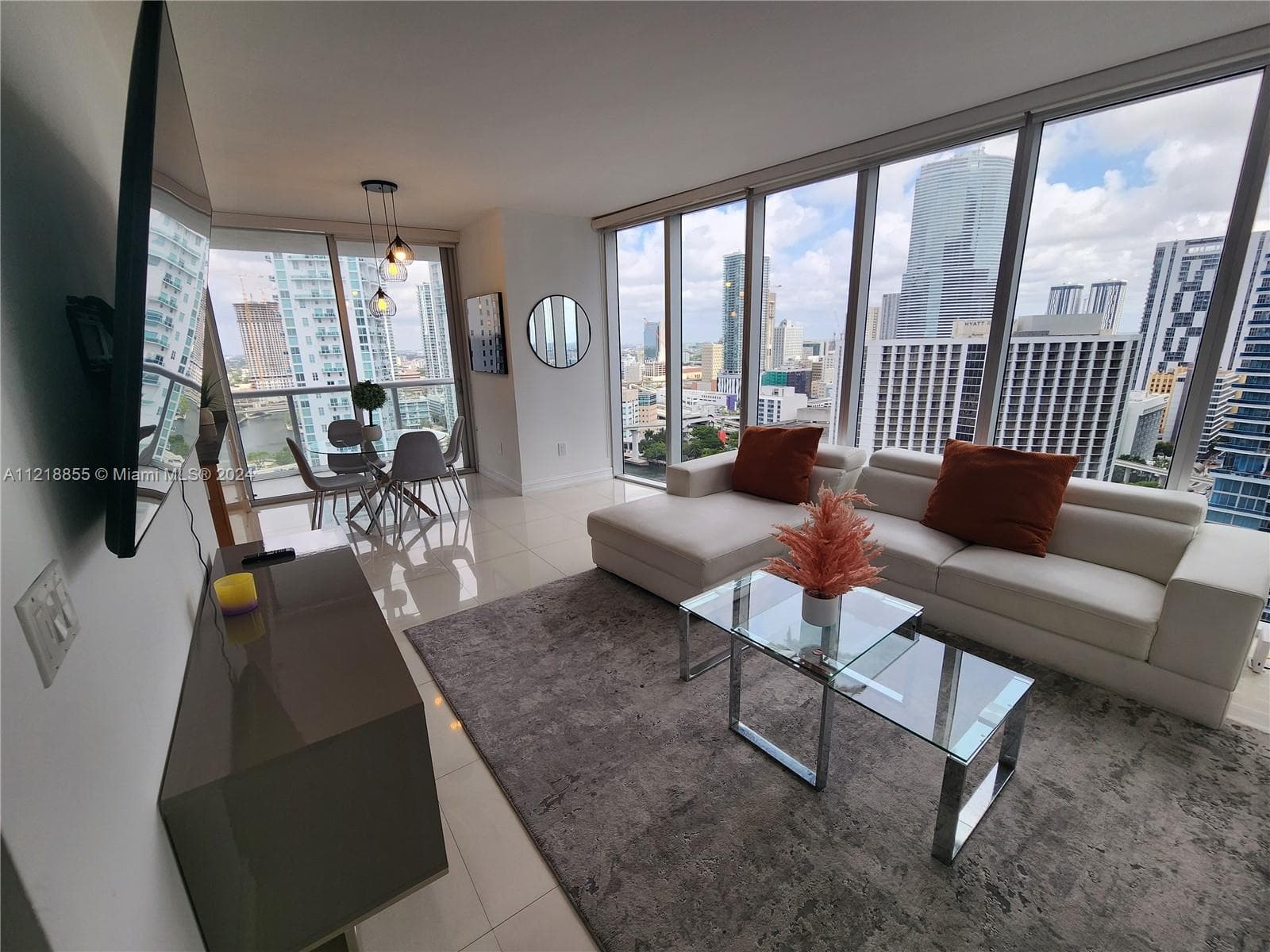 485 Brickell Ave # 2504, Miami, FL 33131 photo 2