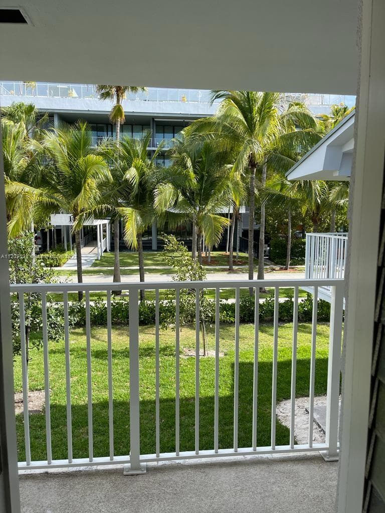 100 Sunrise Dr # 25, Key Biscayne, FL 33149