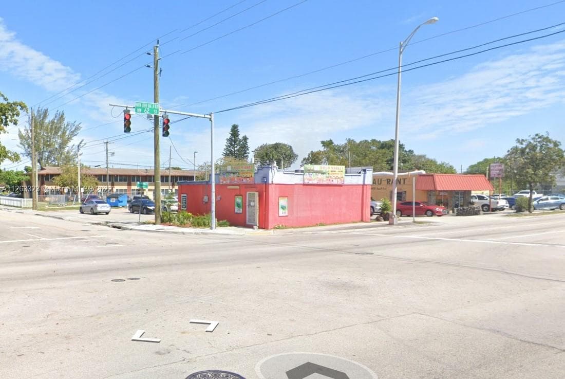 2467 NW 62nd St, Miami, FL 33147 photo 2