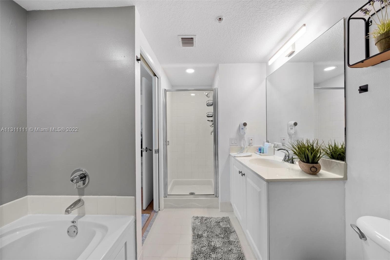 18100 N Bay Rd # 308, Sunny Isles Beach, FL 33160 photo 5