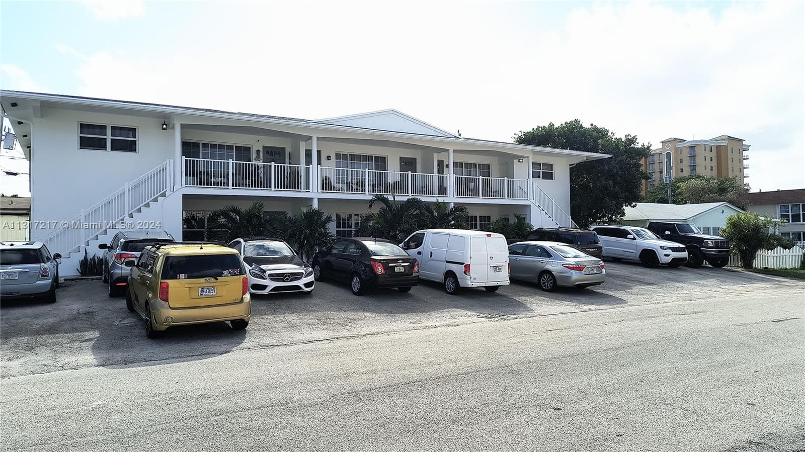 3212 NE 10th St, Pompano Beach, FL 33062 photo 2
