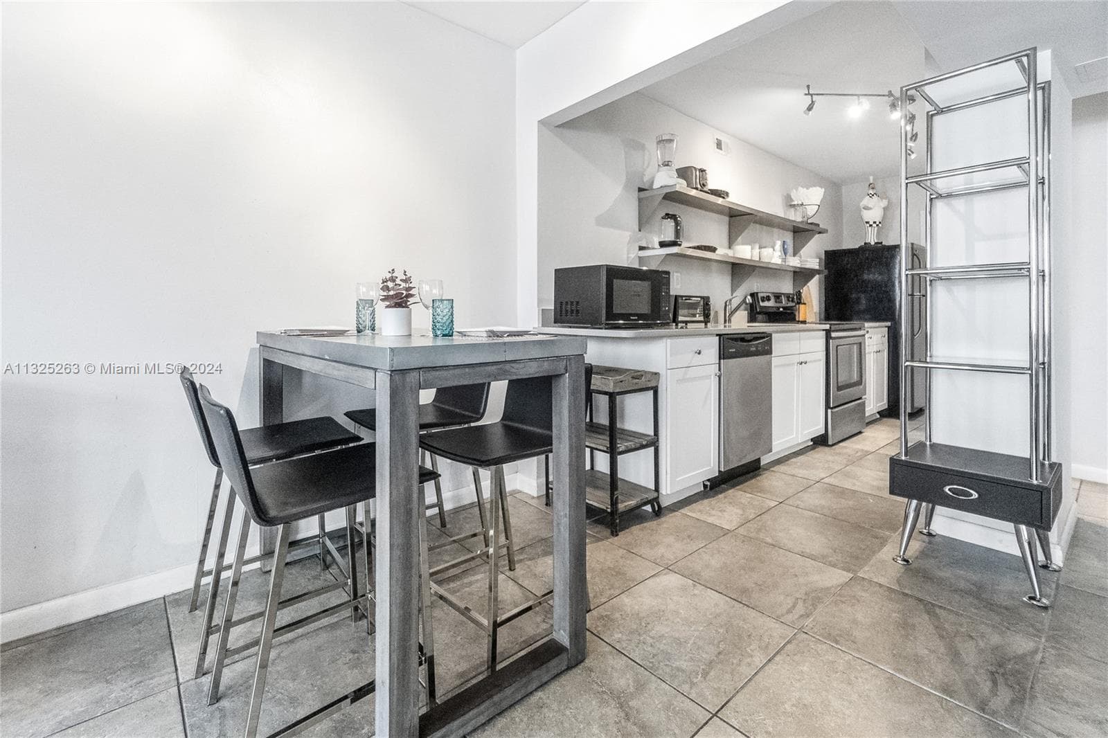 100 Lincoln Rd # 320, Miami Beach, FL 33139 photo 5