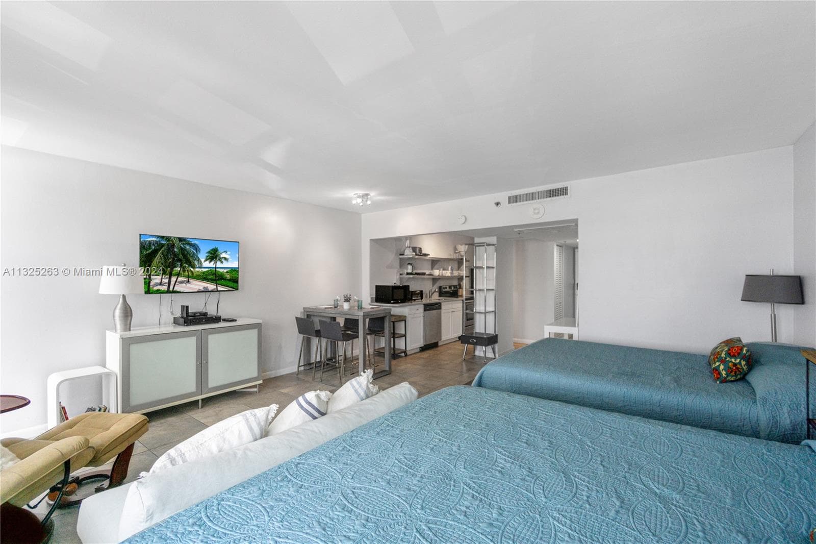 100 Lincoln Rd # 320, Miami Beach, FL 33139 photo 4