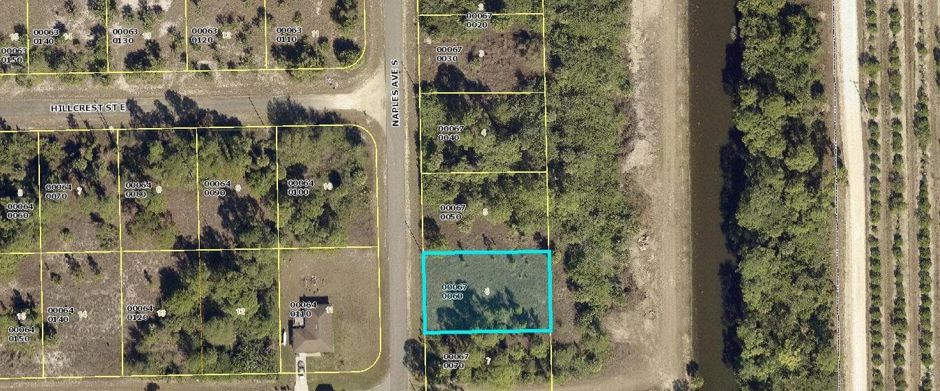 611 Naples Avenue S, Lehigh Acres, FL 33974 photo 2