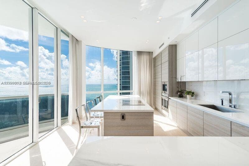 16001 Collins Ave # 3201, Sunny Isles Beach, FL 33160 photo 3