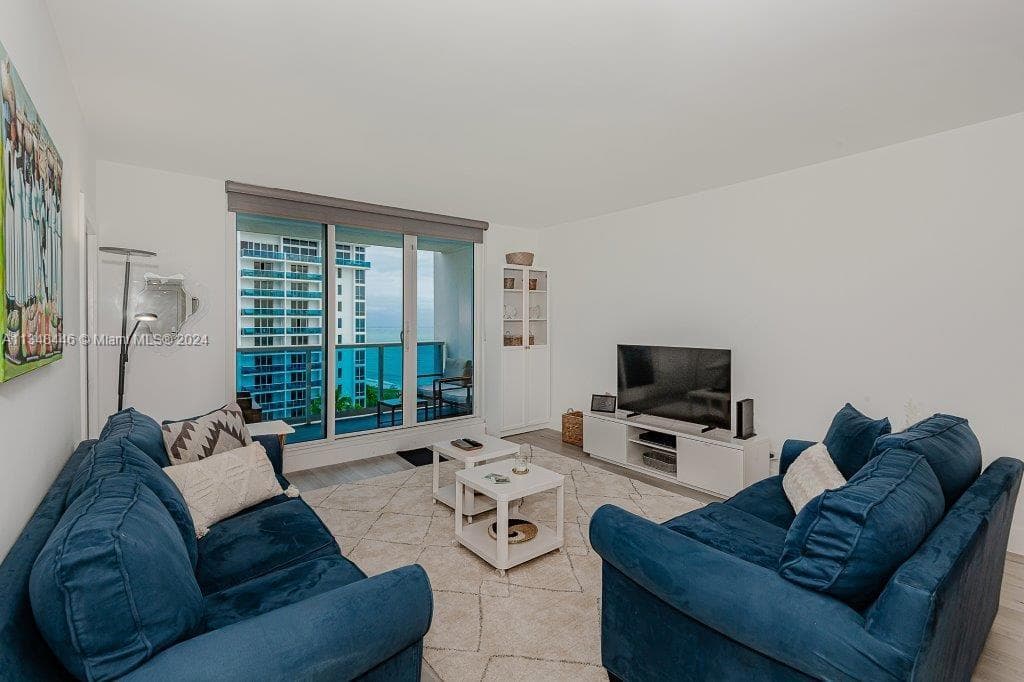 2301 Collins Ave # 1115, Miami Beach, FL 33139 photo 4