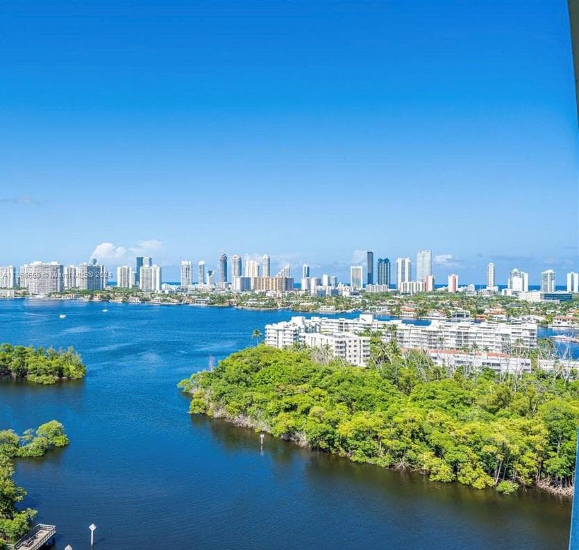 16385 Biscayne Blvd # 7, North Miami Beach, FL 33160 photo 3