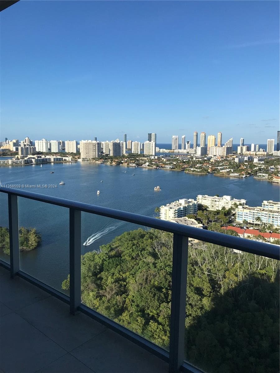 16385 Biscayne Blvd # 7, North Miami Beach, FL 33160 photo 5