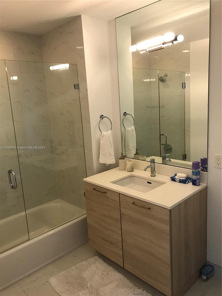 16385 Biscayne Blvd # 7, North Miami Beach, FL 33160 photo 4