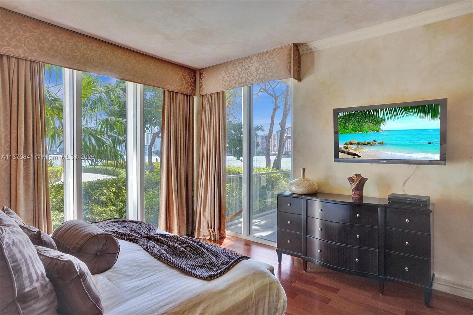 2600 Island Blvd # 101, Aventura, FL 33160 photo 3