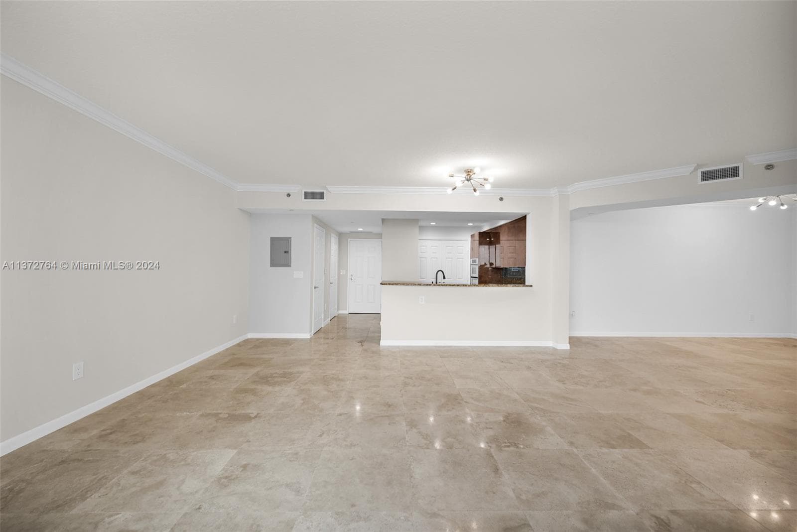 Port Condominium photo 5