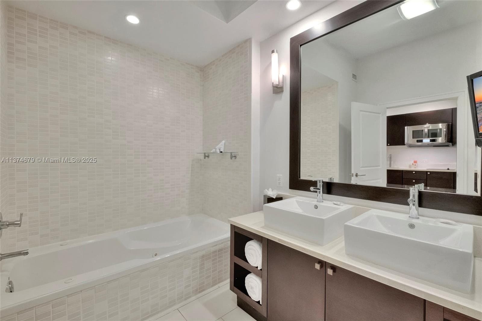 5300 NW 87th Ave # 606, Doral, FL 33178 photo 4