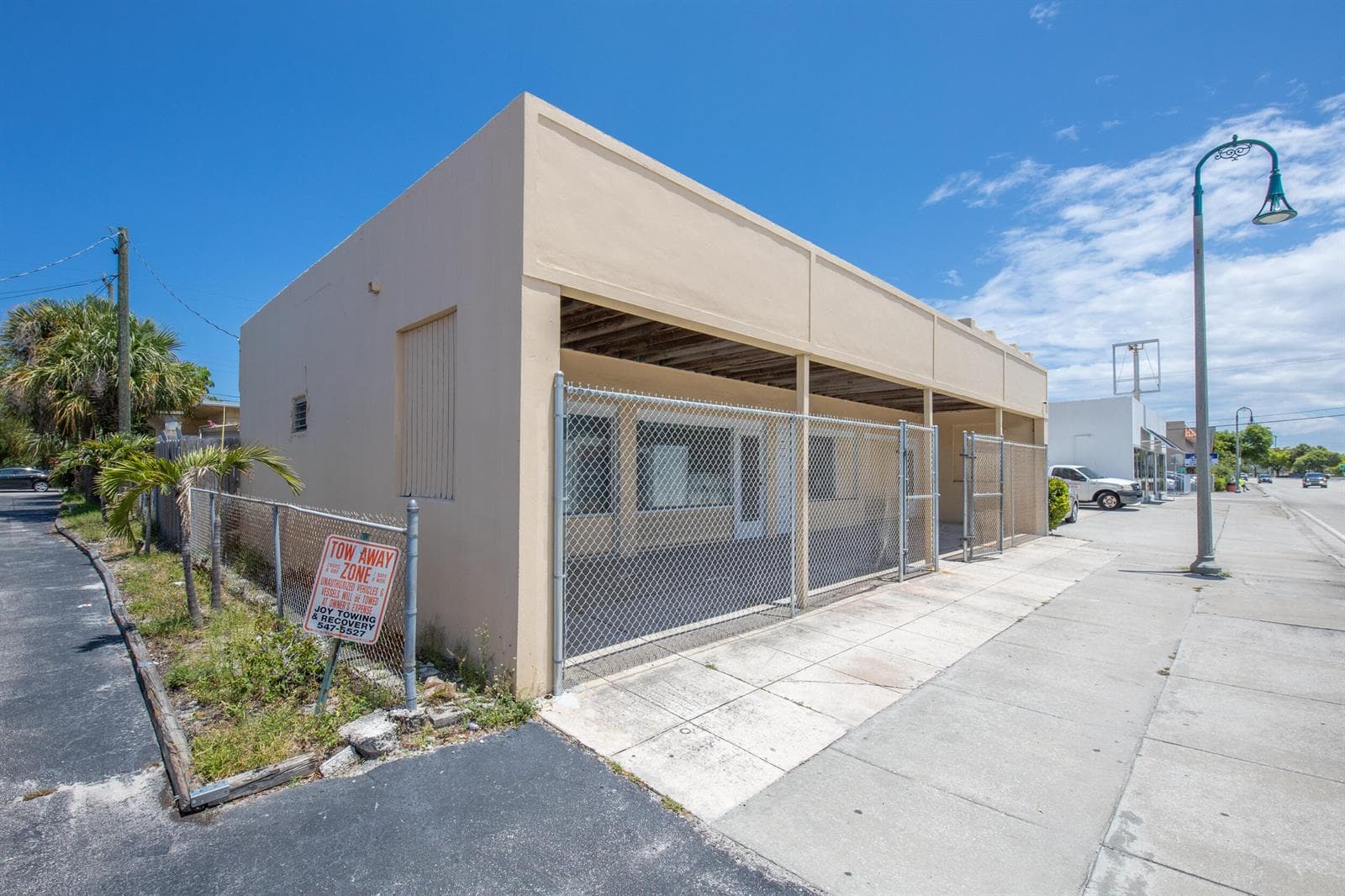 922 S Dixie Highway, FL 33460 photo 2