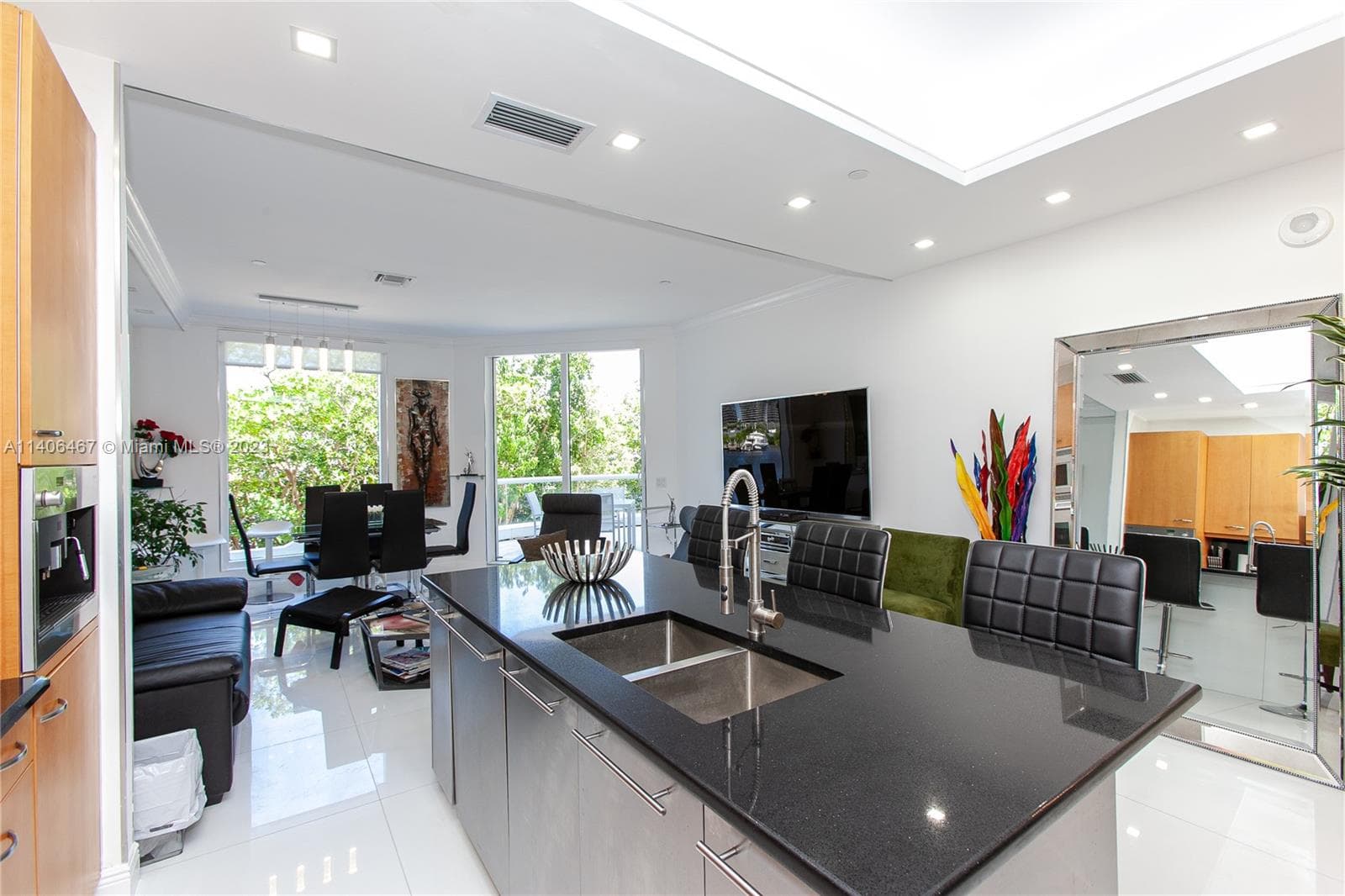 6000 Island Blvd # 104, Aventura, FL 33160 photo 4