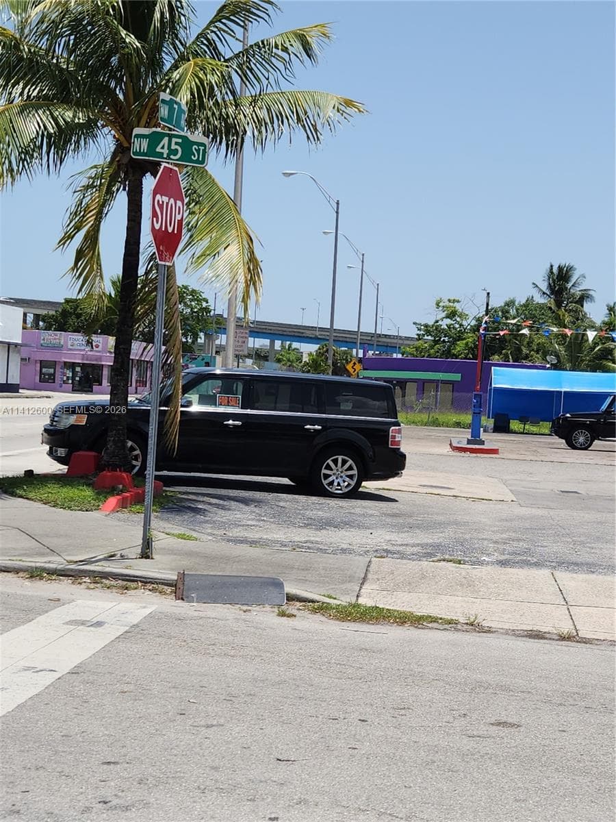 4420 NW 7th Ave, Miami, FL 33127 photo 2
