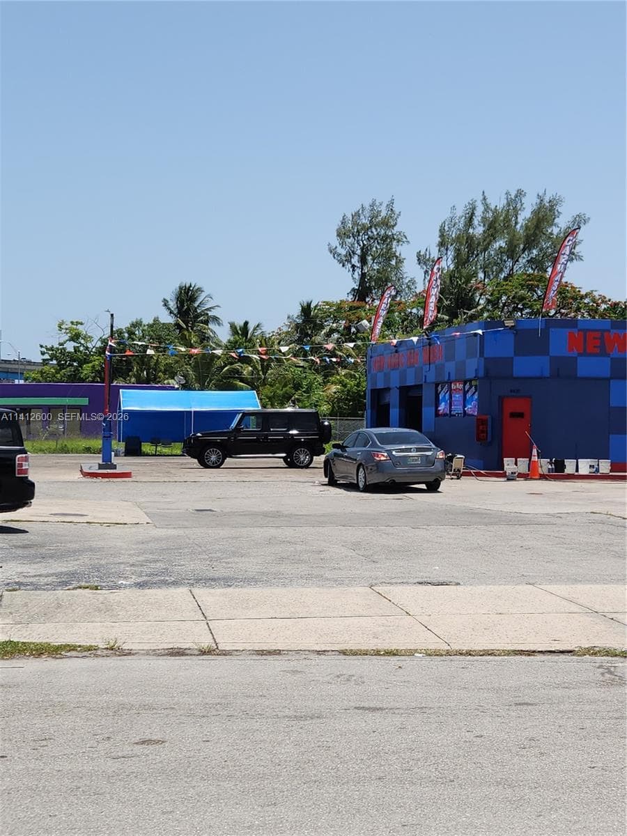 4420 NW 7th Ave, Miami, FL 33127 photo 3