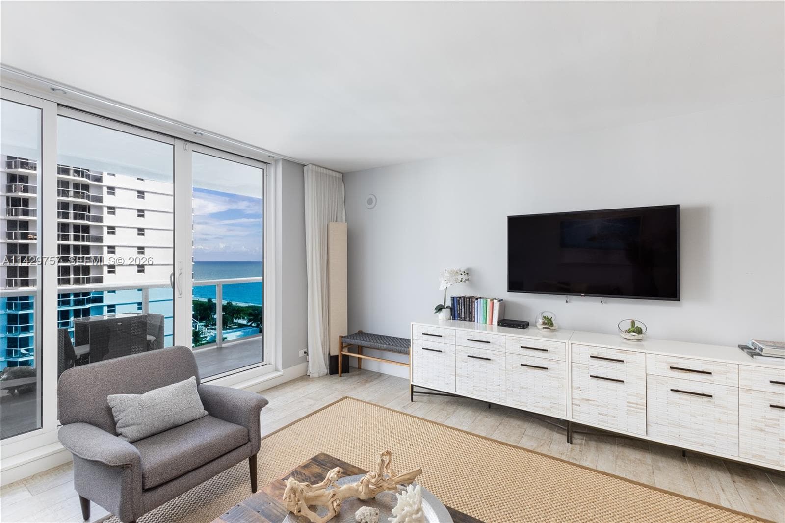 102 24th St # 1013, Miami Beach, FL 33139 photo 2