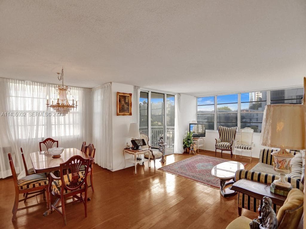 18051 Biscayne Blvd # 304, Aventura, FL 33160 photo 2