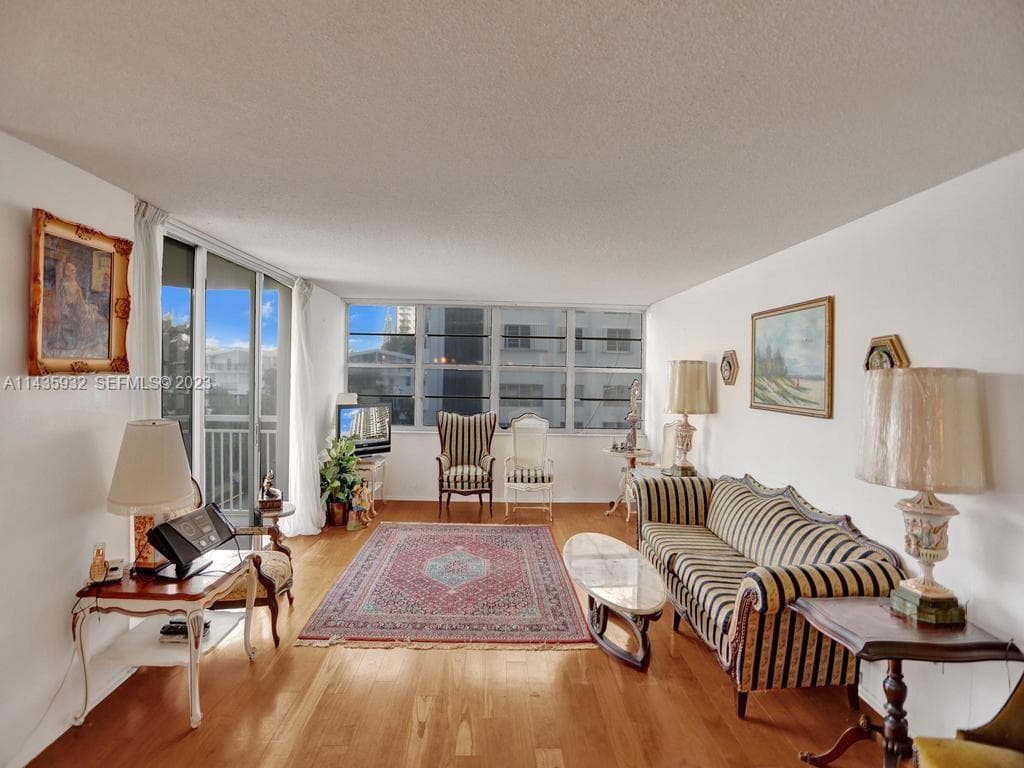 18051 Biscayne Blvd # 304, Aventura, FL 33160 photo 3