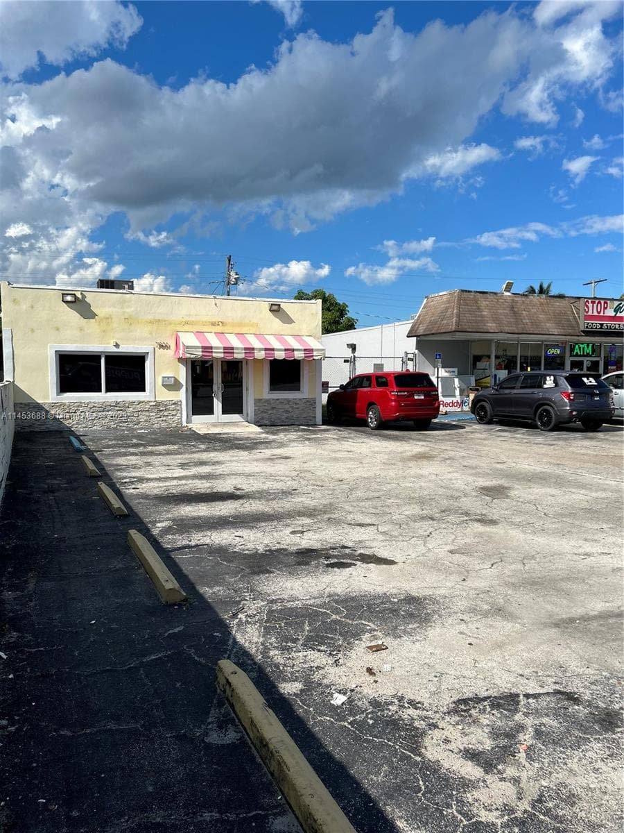 7801 Johnson St, Pembroke Pines, FL 33024 photo 4