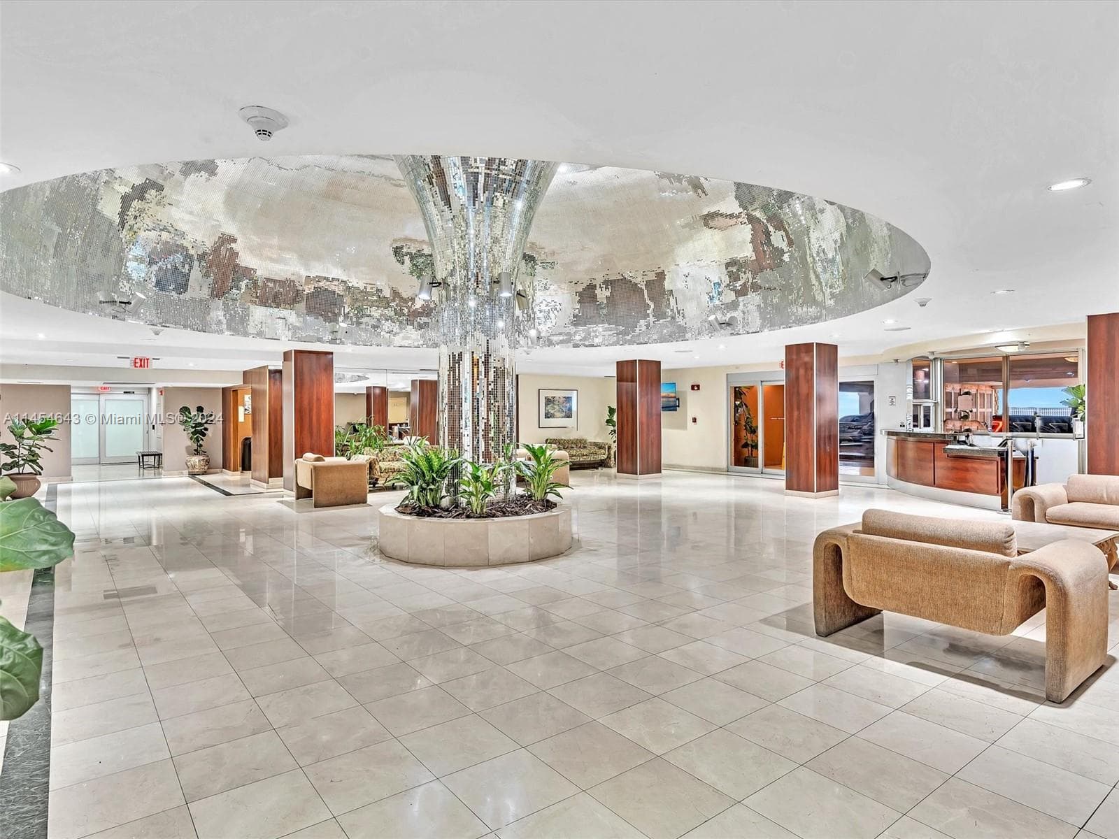 2655 Collins Ave # 706, Miami Beach, FL 33140 photo 2