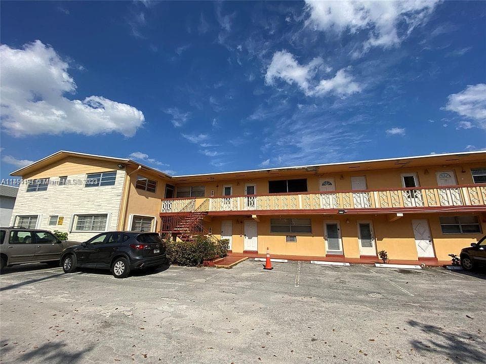 19080 NE 3rd Ct # 317, Miami, FL 33179