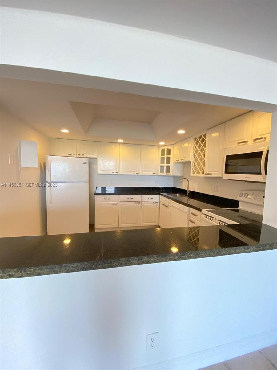 13499 Biscayne Blvd # 1505, North Miami, FL 33181 photo 2