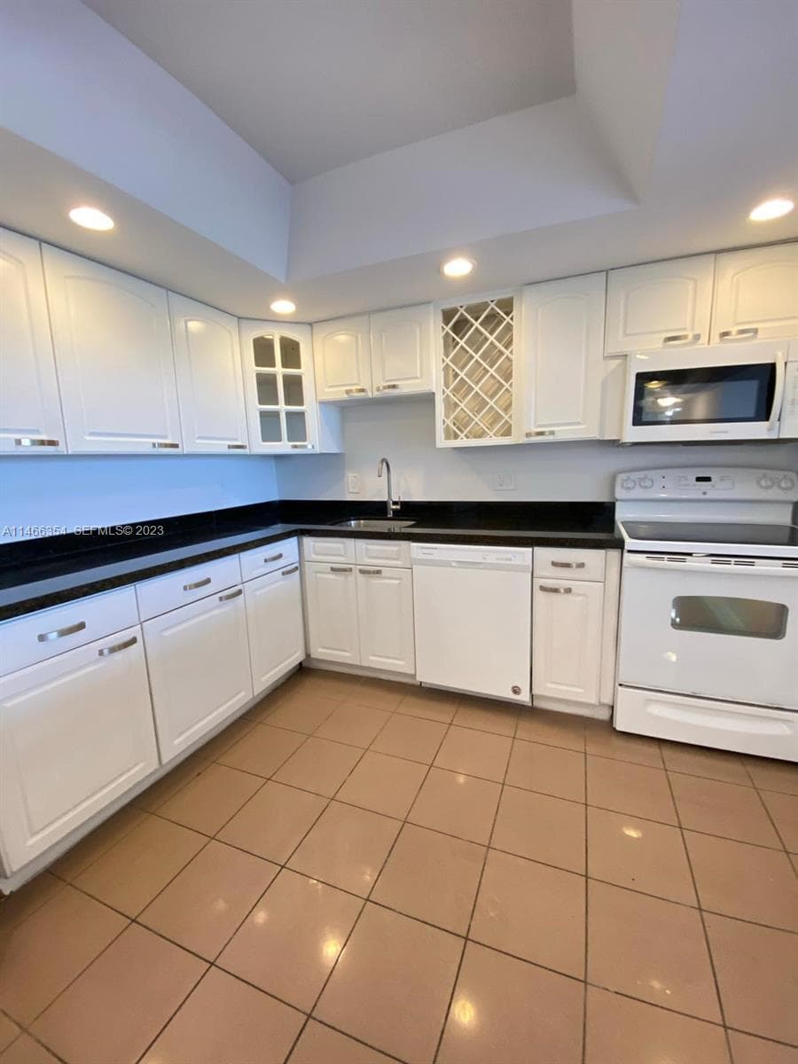 13499 Biscayne Blvd # 1505, North Miami, FL 33181 photo 5