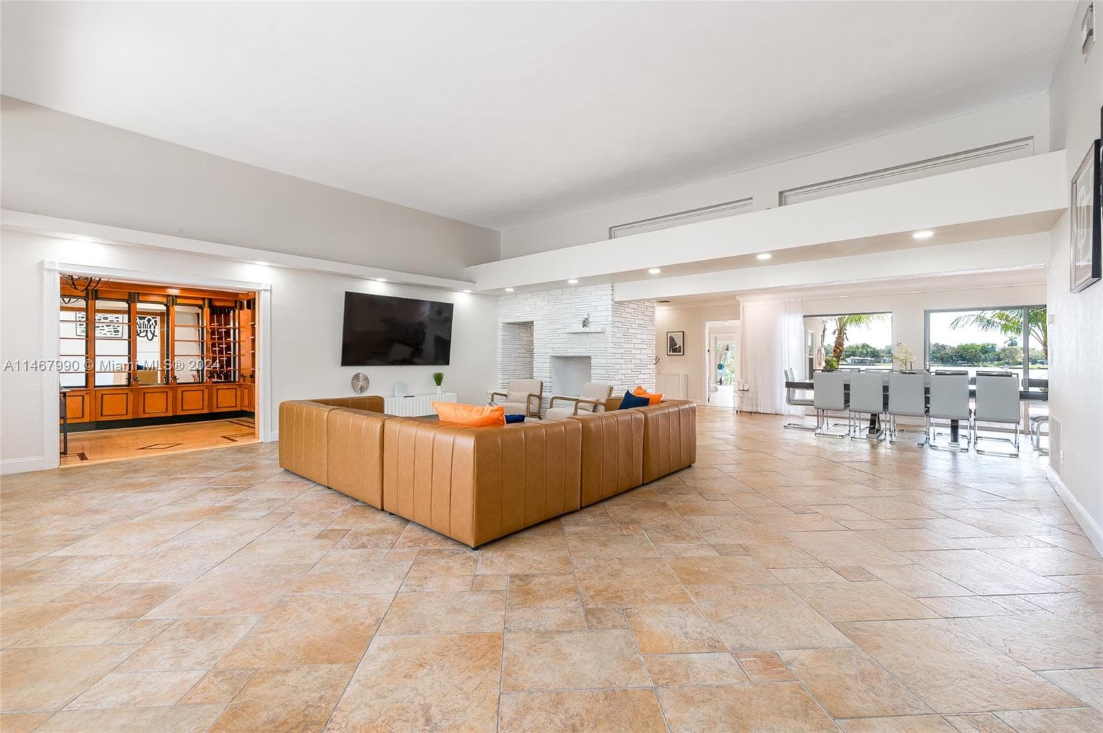 2500 NE 199th St, Miami, FL 33180 photo 5