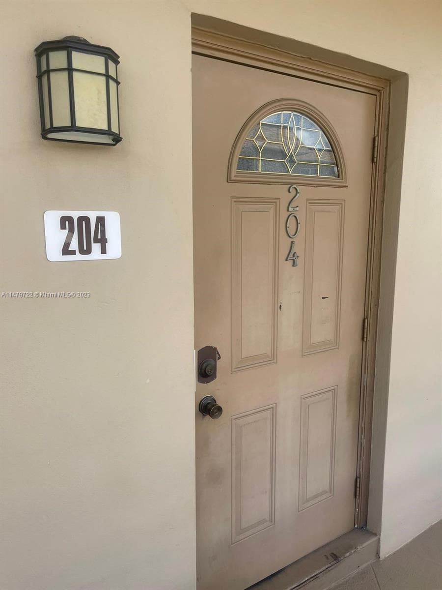 5051 W Oakland Park Blvd # 204, Lauderdale Lakes, FL 33313 photo 3