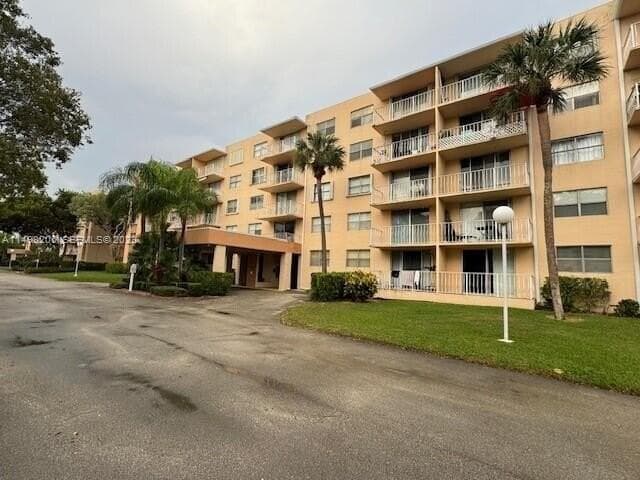 480 Executive Center Dr # 4L, West Palm Beach, FL 33401 photo 2
