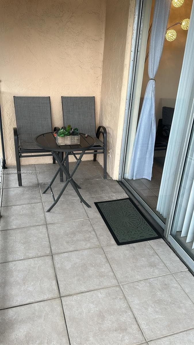 480 Executive Center Dr # 4L, West Palm Beach, FL 33401 photo 3