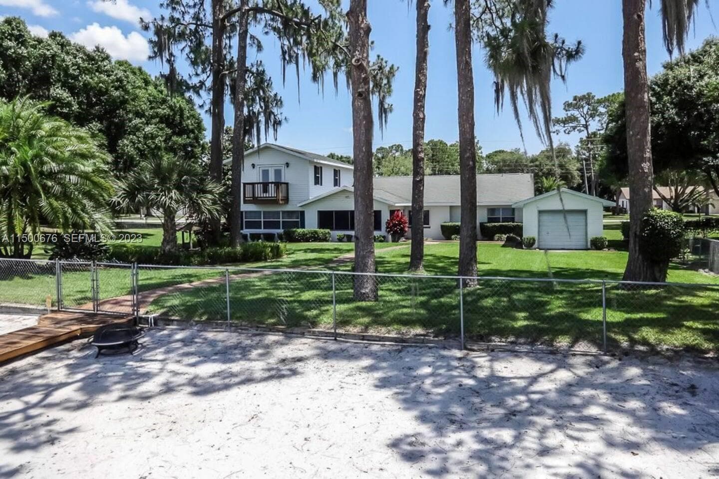 1608 Lake Clay Drive, Lake Placid, FL 33852 photo 3