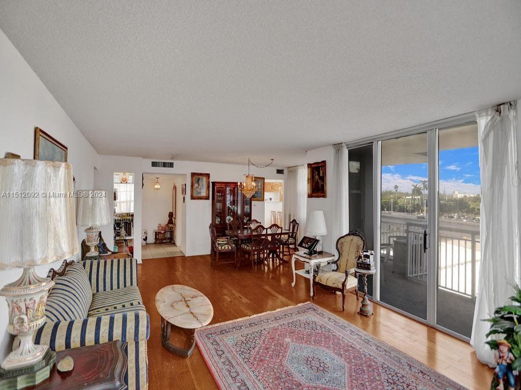 18051 Biscayne Blvd # 304, Aventura, FL 33160 photo 4