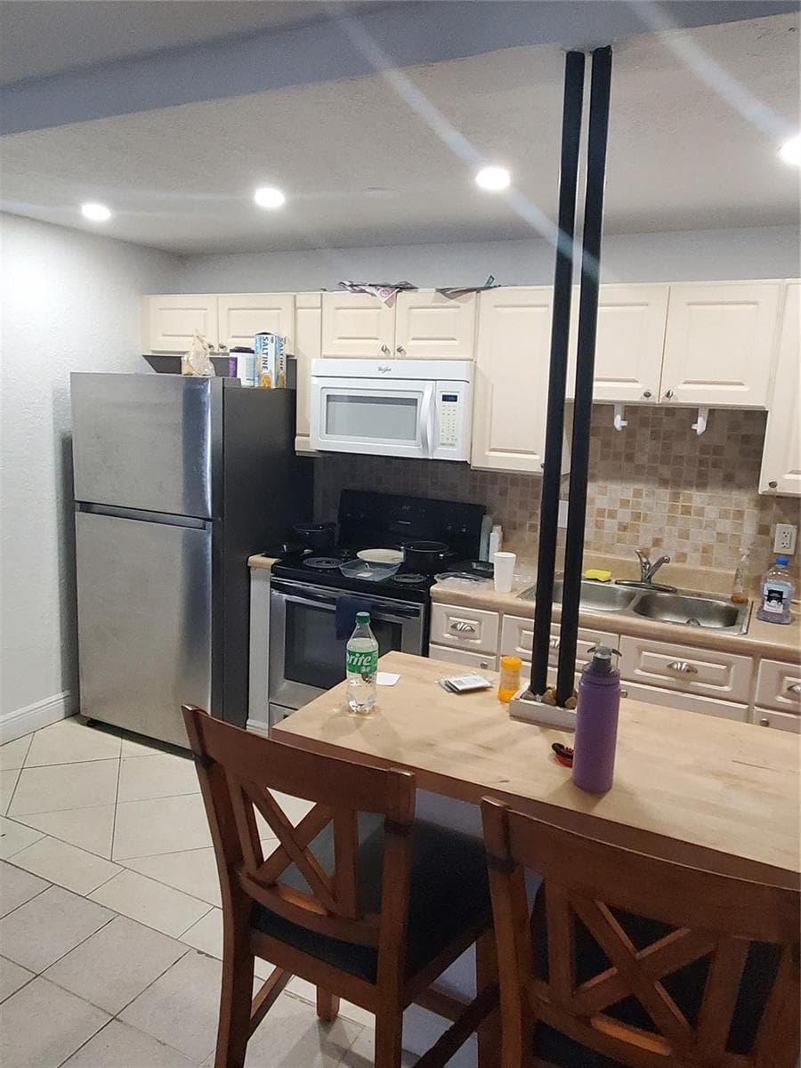 1021 NE 24th Avenue # 4, Pompano Beach, FL 33062 photo 5
