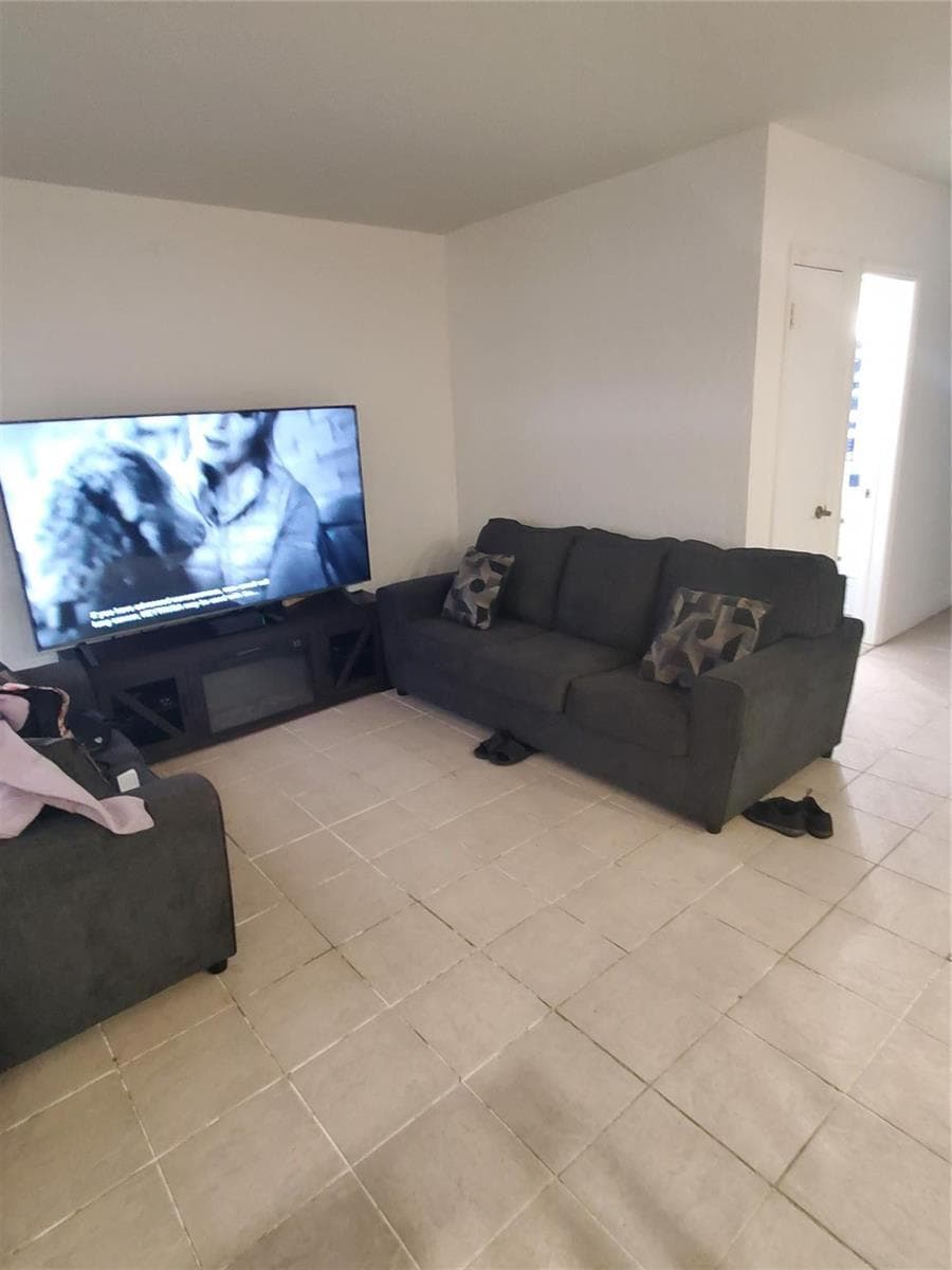1021 NE 24th Avenue # 4, Pompano Beach, FL 33062 photo 4