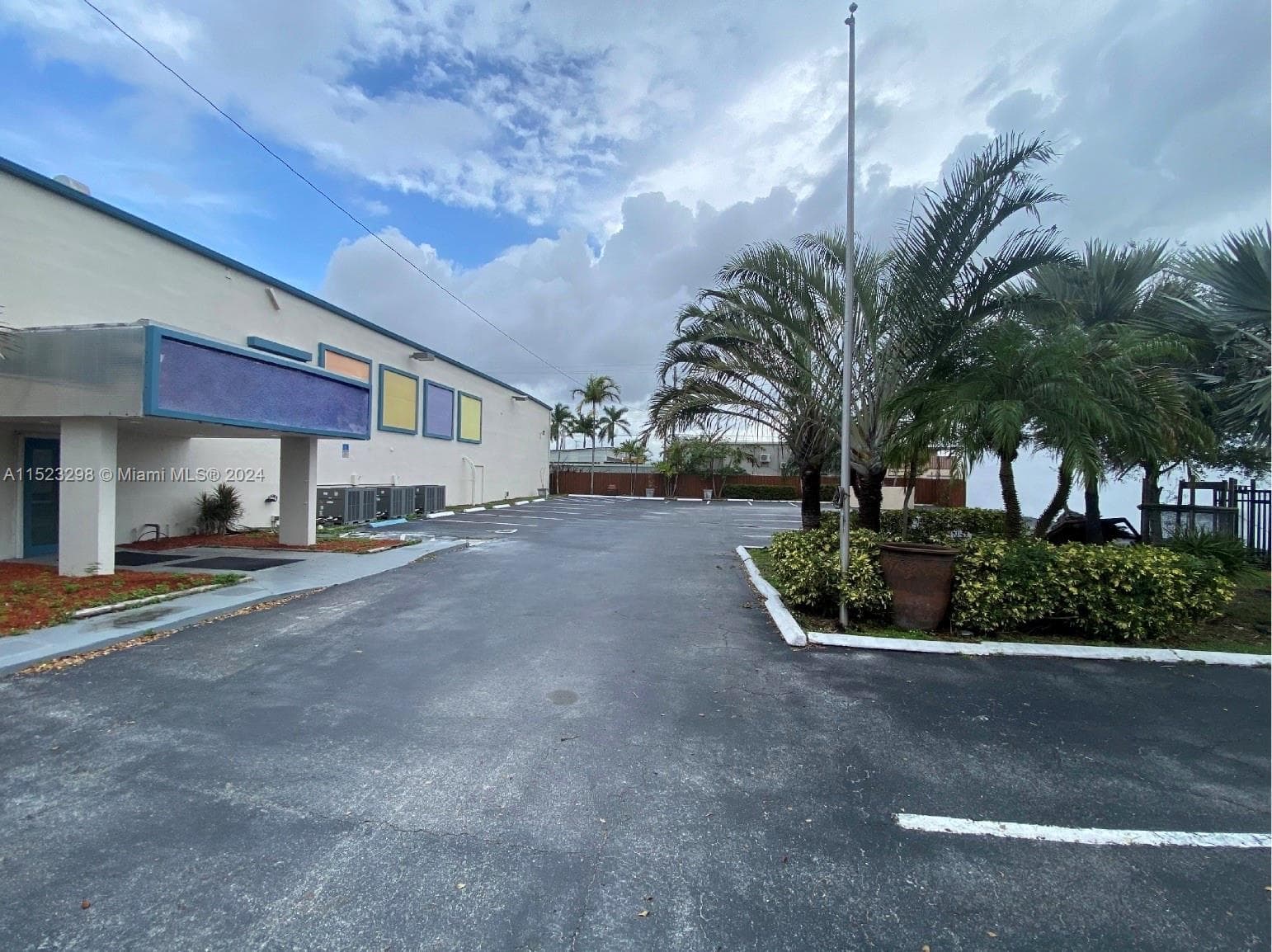 2055 Liberty St, Hollywood, FL 33020 photo 2