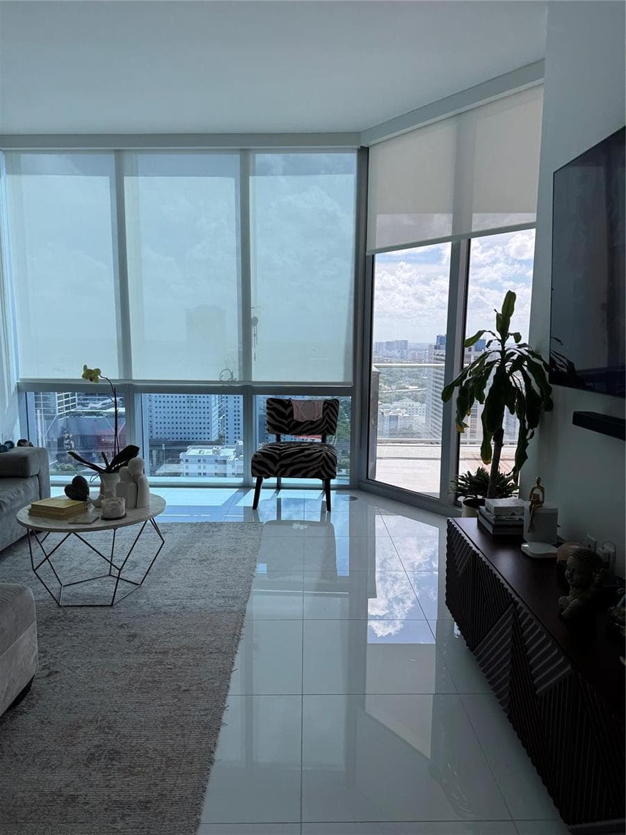 851 NE 1st Avenue # 2606, Miami, FL 33132 photo 4