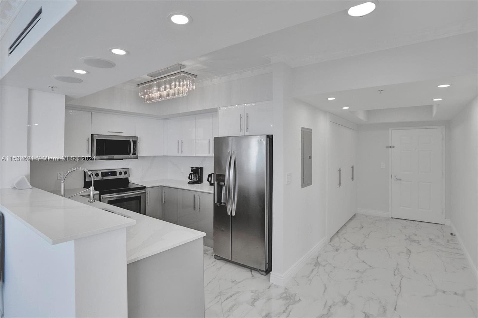 16699 Collins Ave # 2209, Sunny Isles Beach, FL 33160 photo 3