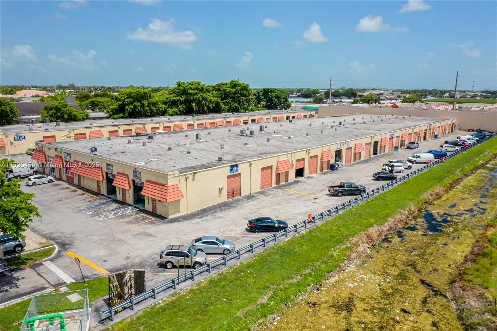 10890 QUAIL ROOST DR, Miami, FL 33157 photo 4