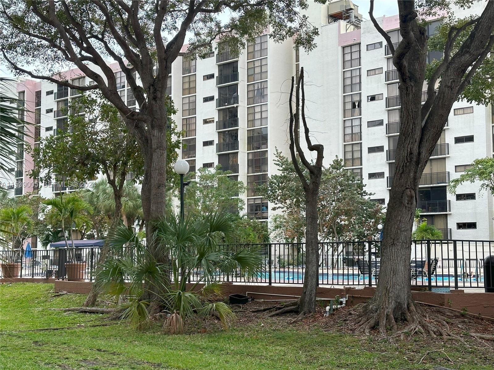 17021 N Bay Rd # 320-4, Sunny Isles Beach, FL 33160 photo 2