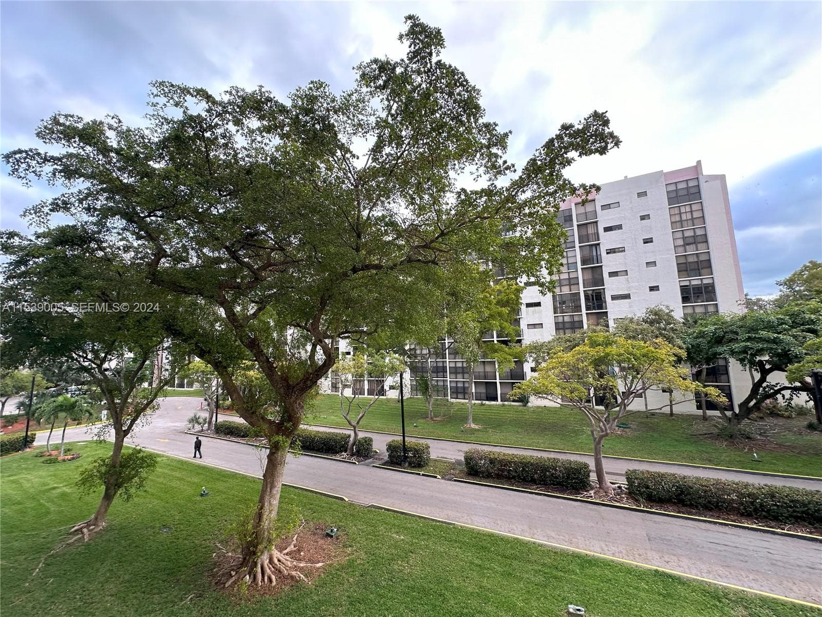 17021 N Bay Rd # 320-4, Sunny Isles Beach, FL 33160 photo 3