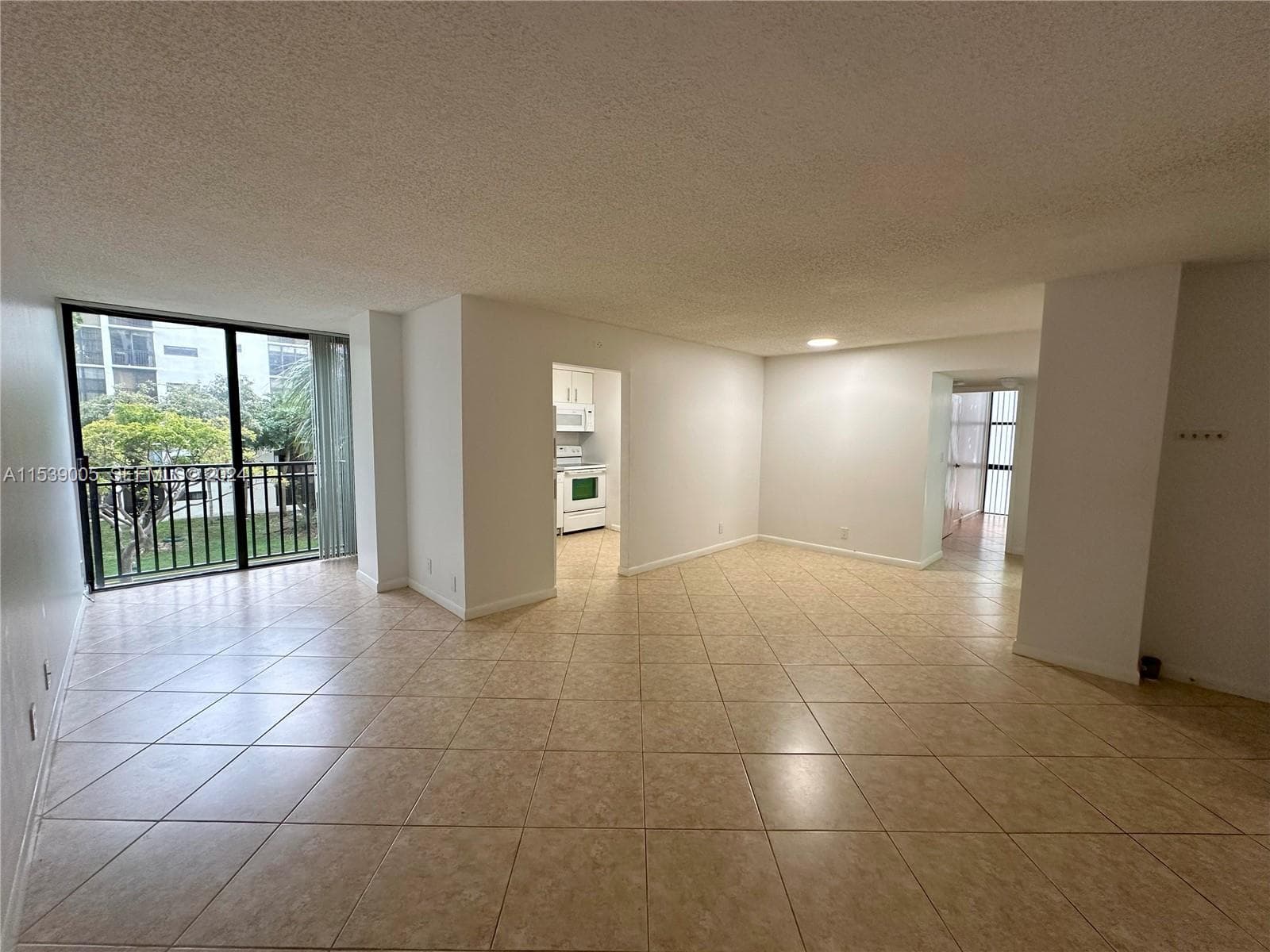 17021 N Bay Rd # 320-4, Sunny Isles Beach, FL 33160 photo 4