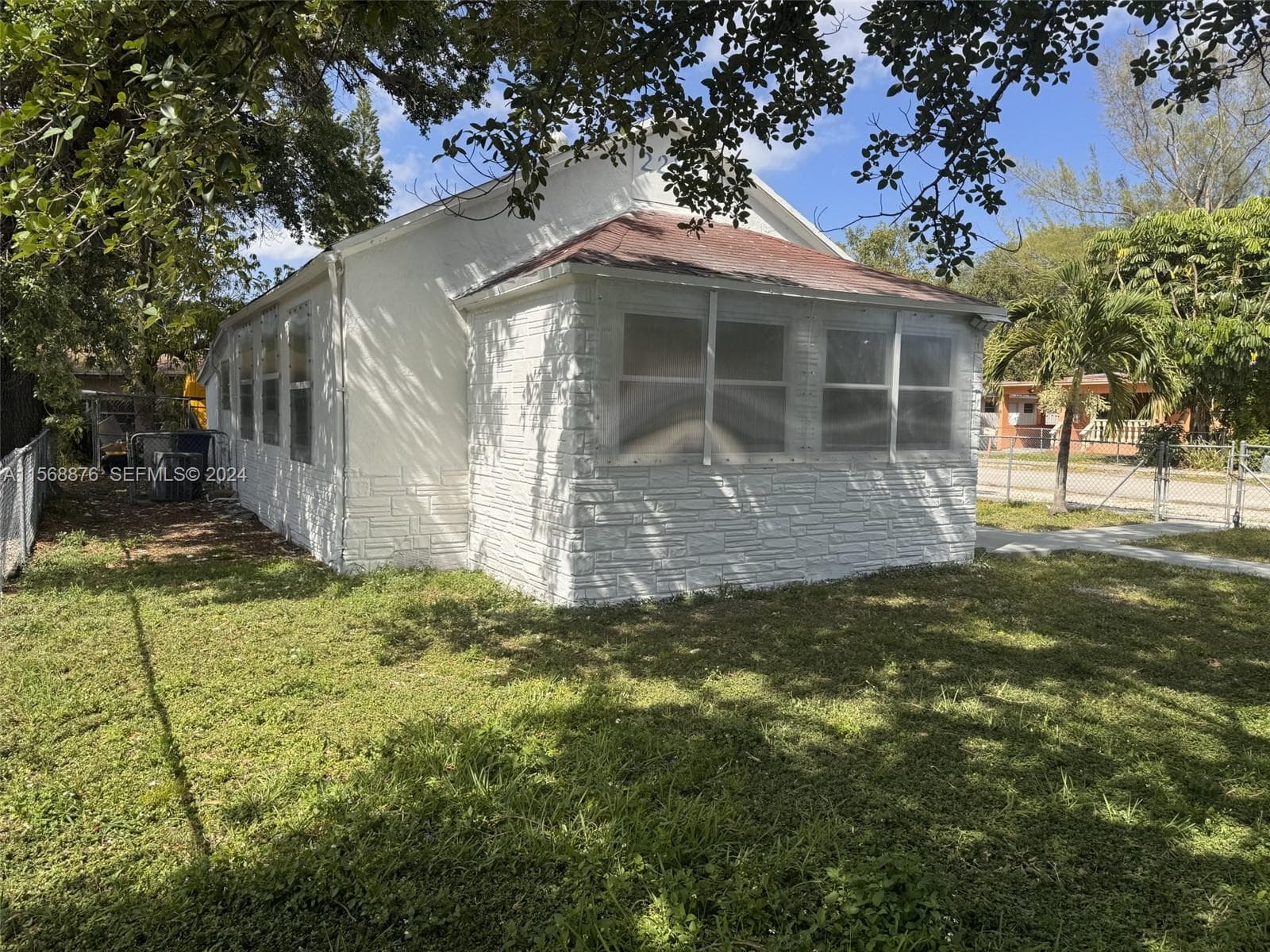 2255 NW 63rd St, Miami, FL 33147 photo 4