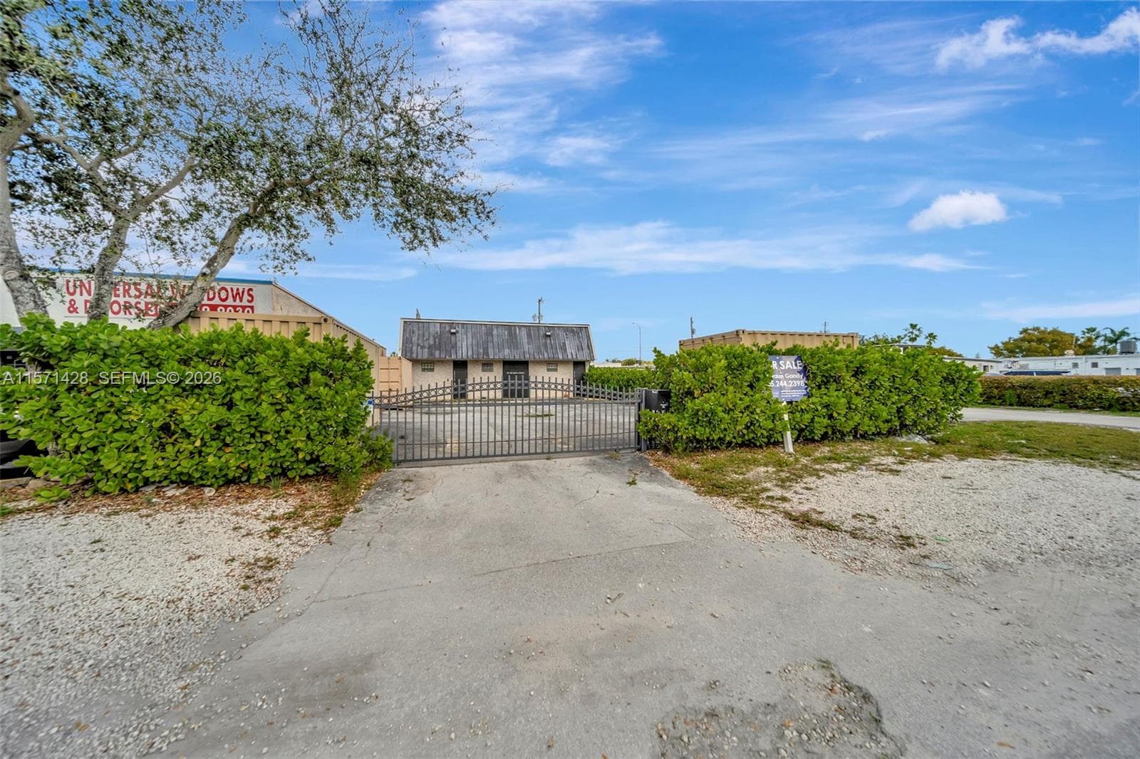 67 NW 166th St, Miami, FL 33169 photo 2