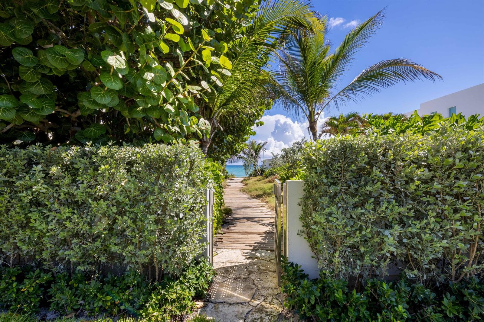 1048 S Ocean Boulevard, Palm Beach, FL 33480 photo 2
